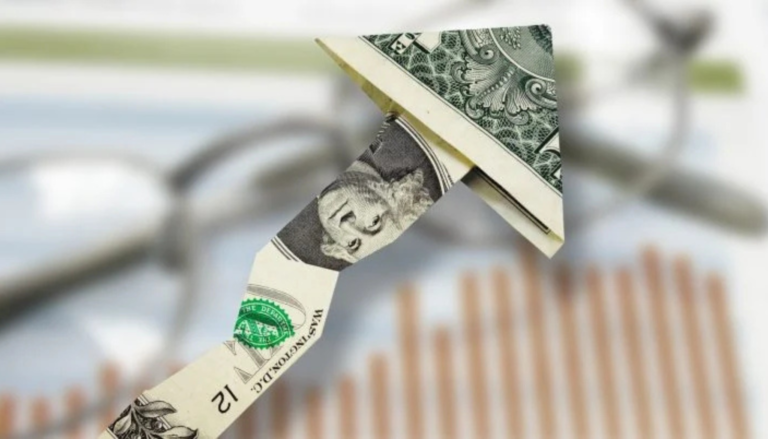 Dólar atinge R$ 5,93, maior cotação da história